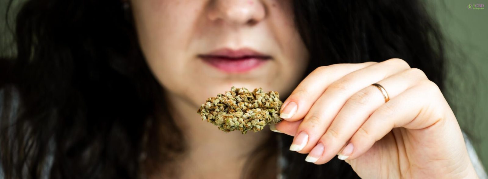 does cbd smell like weed