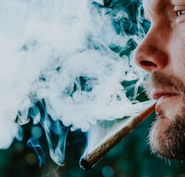 Smoking experience with the right accessories